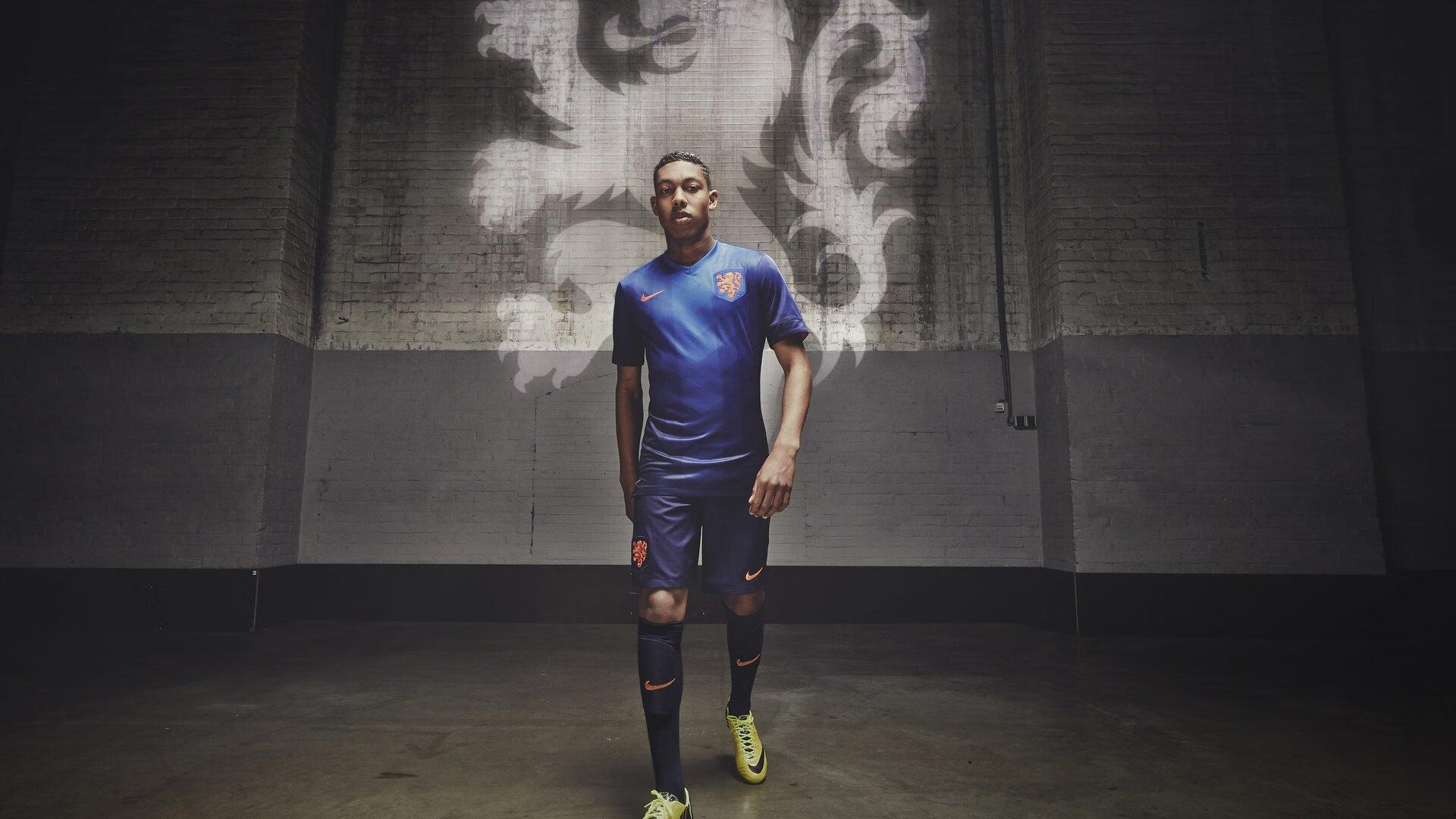 穆德里克与阿尔特塔的拥抱，一场比赛背后的温情与战略深意